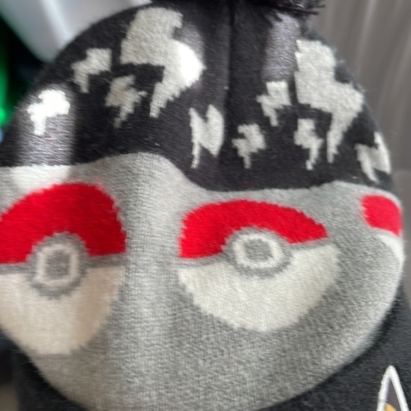 Pokémon Pikachu Pokeball Knit Beanie Hat size L/XL - Picture 10 of 13